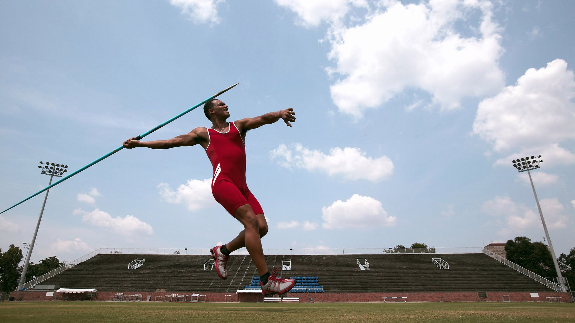 勇士队续写辉煌，目标三连冠，勇士队出场超燃视频